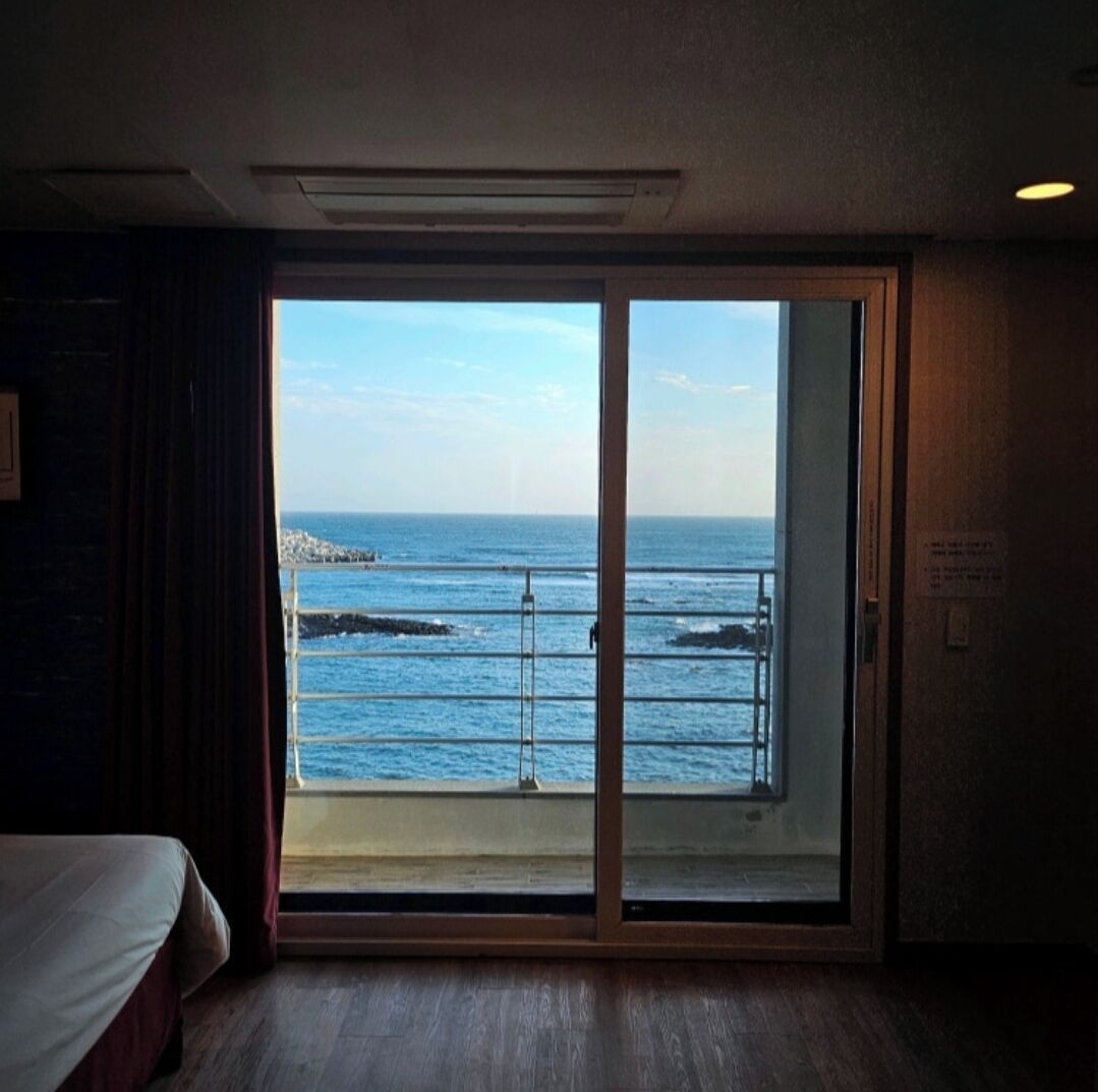 deluxe twin room, 2 queen beds, ocean view | free wifi, bed sheets