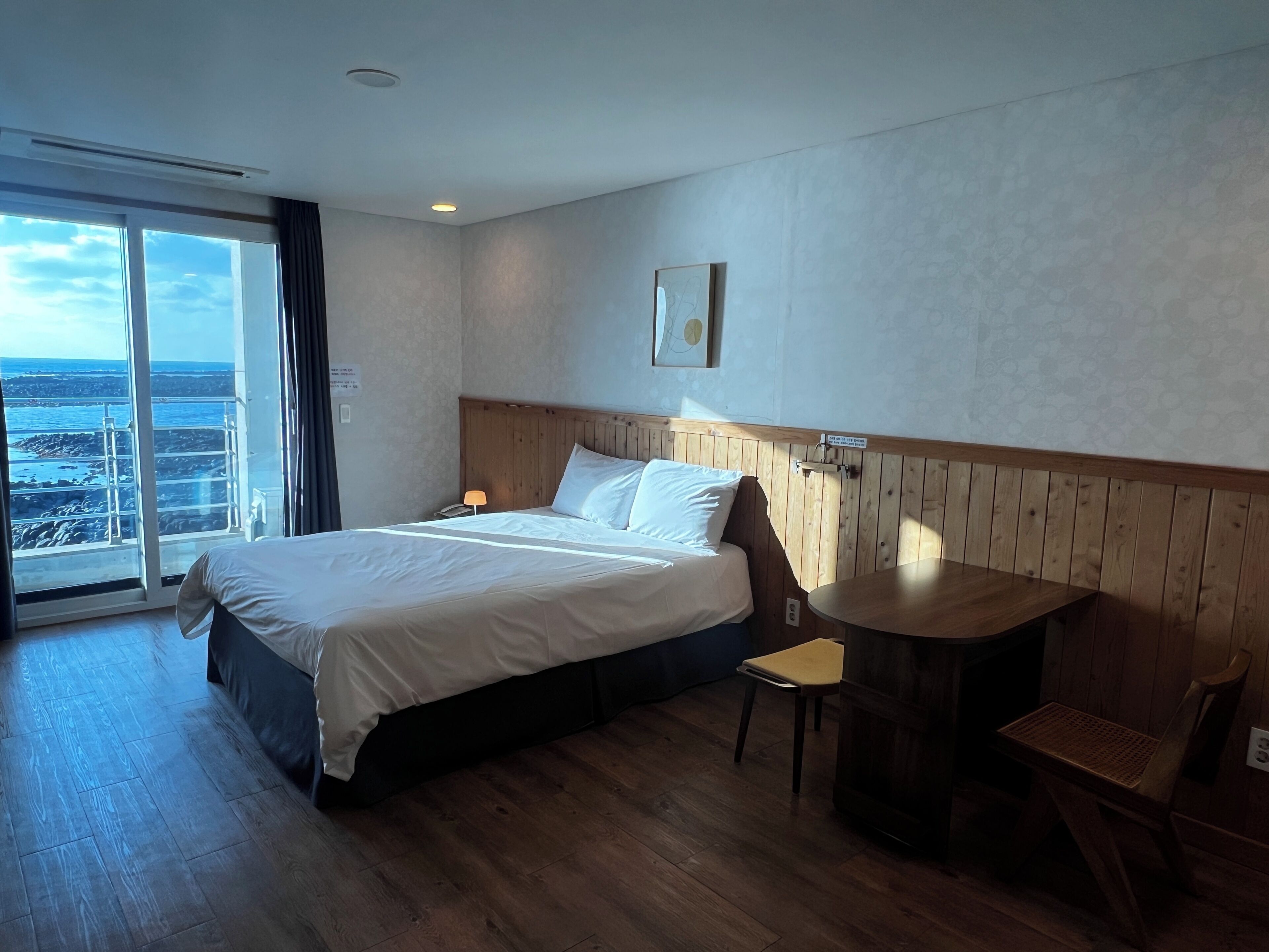 Dobbeltrom – deluxe, 1 queensize-seng, havutsikt | Wi-fi (inkludert) og sengetøy