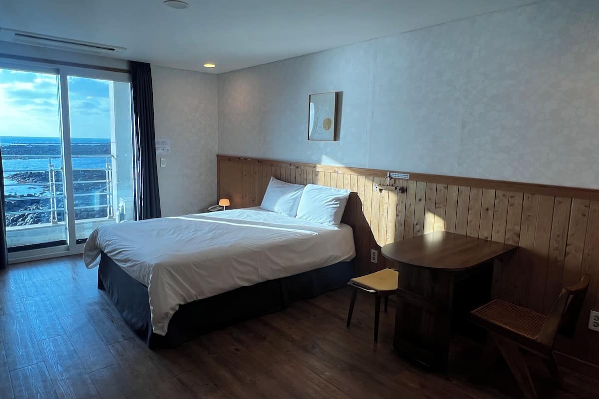 Chambre Double Deluxe, 1 grand lit, vue océan | Wi-Fi gratuit, draps fournis