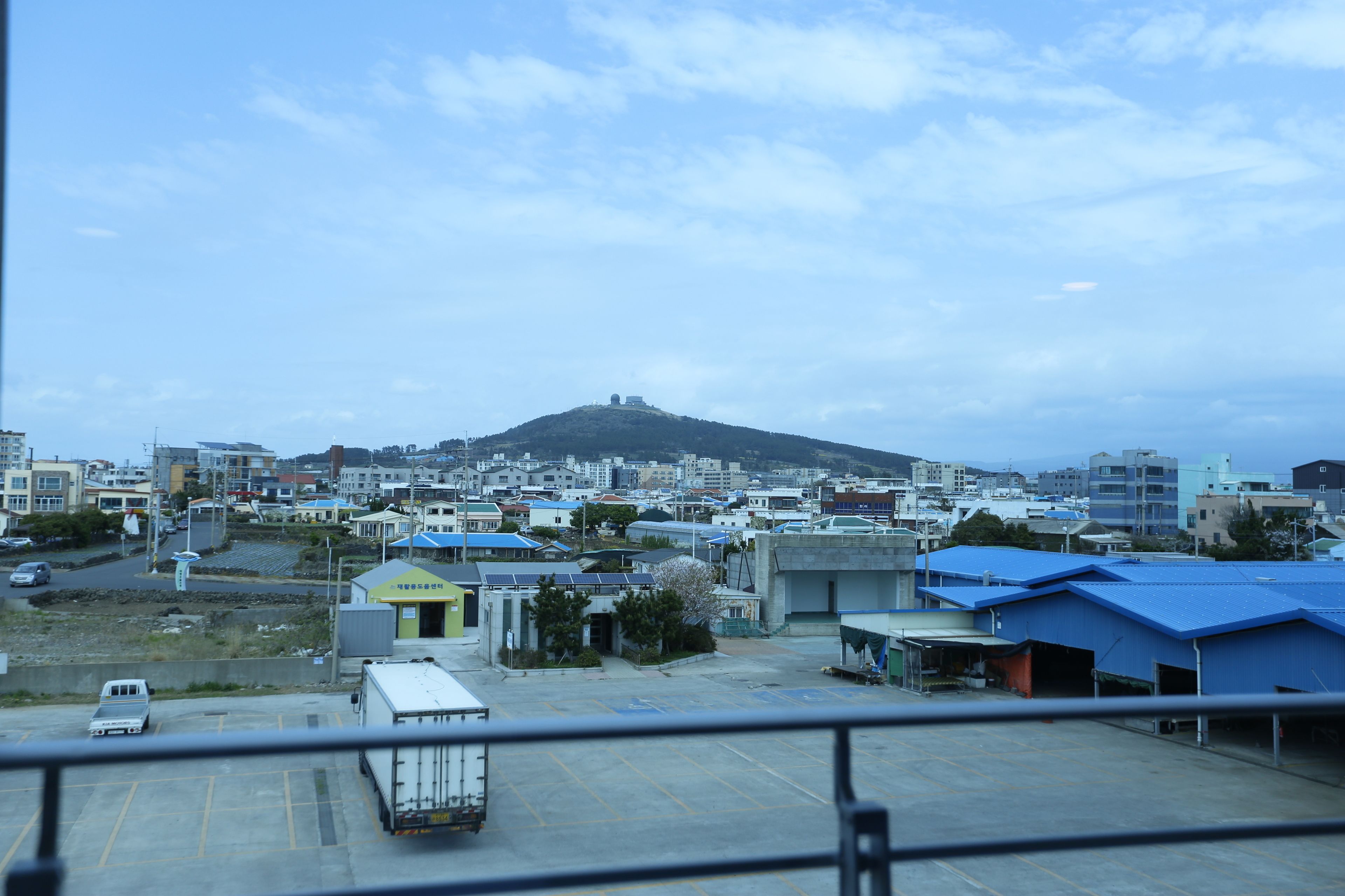 deluxe twin room, mountain view | free wifi, bed sheets