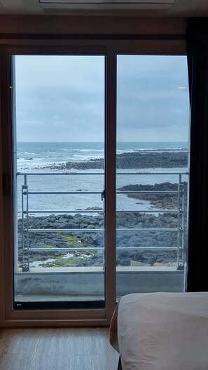 豪華雙人房, 1 張加大雙人床, 海景 | 免費 Wi-Fi、床單