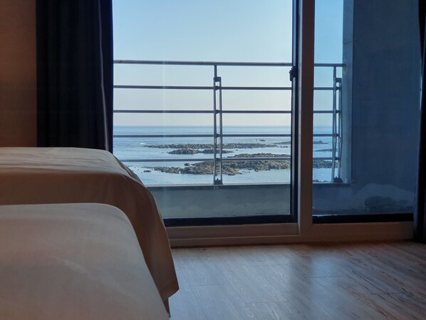 Tomannsrom – deluxe, 2 queensize-senger, havutsikt | Wi-fi (inkludert) og sengetøy