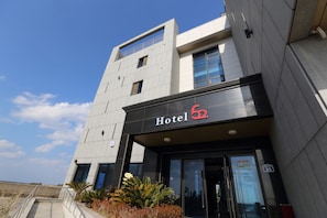 Property entrance - Hotel 52 (Seogwipo)