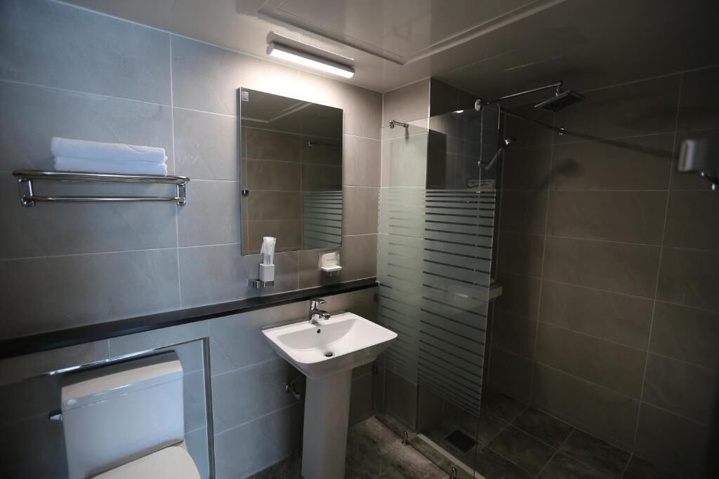 shower, free toiletries, hair dryer, slippers