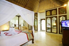 Villa, 1 Double Bed, Garden View | Desk, free WiFi