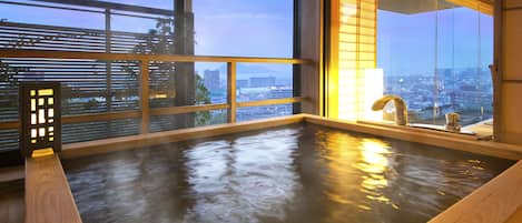 디럭스 트윈룸, 바다 전망 (with Private External Bathroom) | 욕실 | 무료 세면용품, 헤어드라이어, 슬리퍼, 전자식 비데