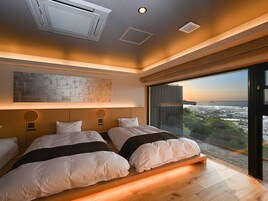 奢华套房, 无烟房, 城市景观 (with Private External Bathroom) | 客房内保险箱、办公桌、免费 WiFi、床单