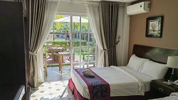 1 bedroom, in-room safe, desk, blackout drapes