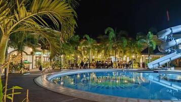 Outdoor pool, sun loungers