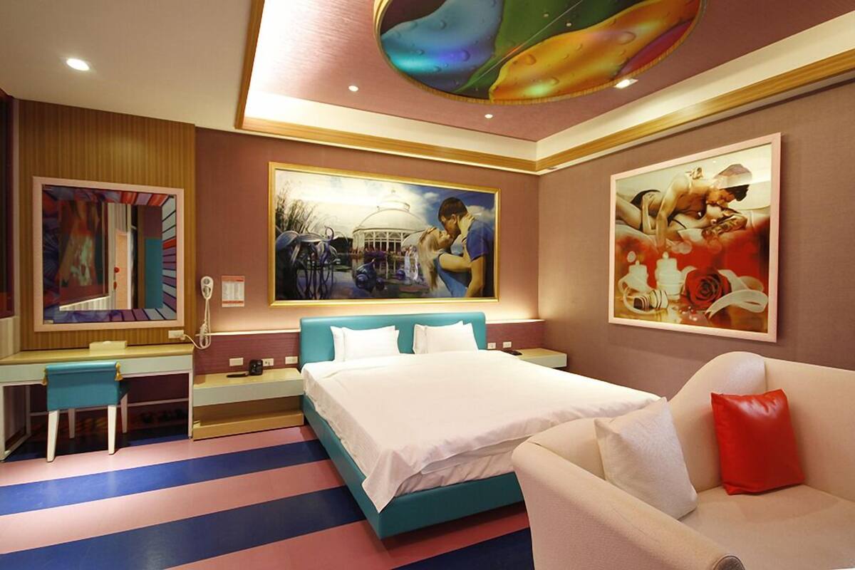 ベーシック ダブルルーム | デスク、遮光カーテン、防音設備、WiFi (無料)