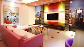 Decoración personalizada, muebles diferentes y escritorio
