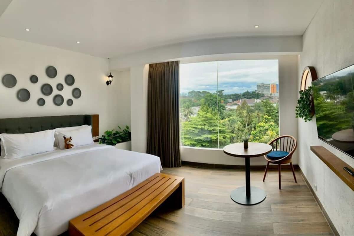 Premier Room
