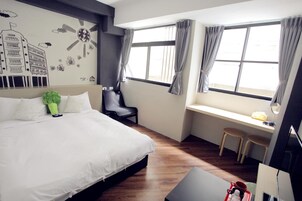 Cortinas blackout, wifi gratis y ropa de cama 