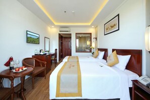Minibar, desk, free WiFi - Uptown Hotel (Hoi An)