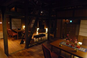 Tanzan | Living area | Flat-screen TV, heated floors