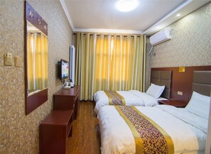 Deluxe Twin Room | Desk, blackout curtains, free WiFi - Hangtian Business Hotel Xi'an Airport (Xianyang)