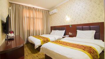 Family Room | Meja, langsir/tirai gelap terus, Wi-fi percuma