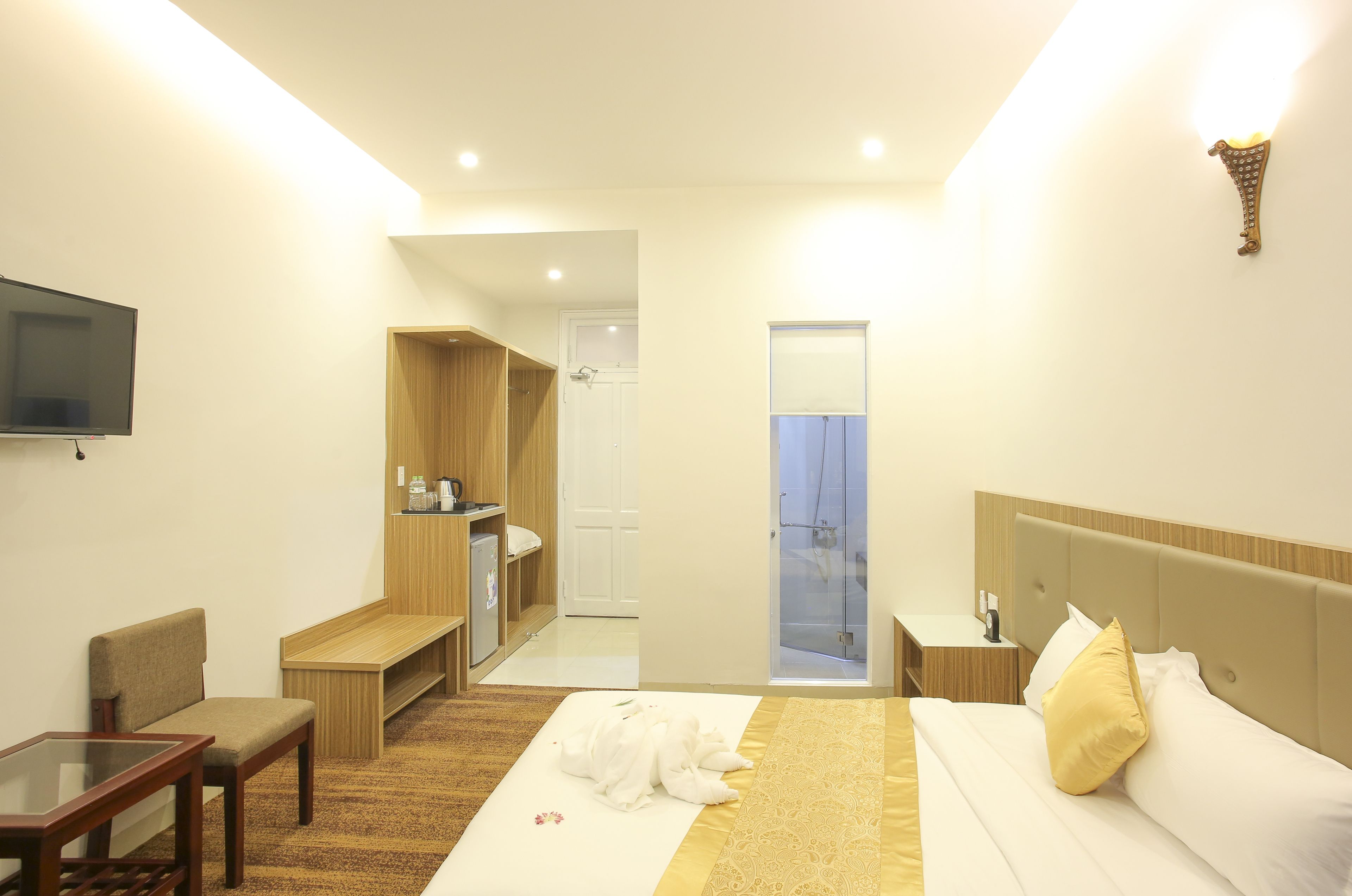 deluxe double room | 1 bedroom, minibar, in-room safe, desk