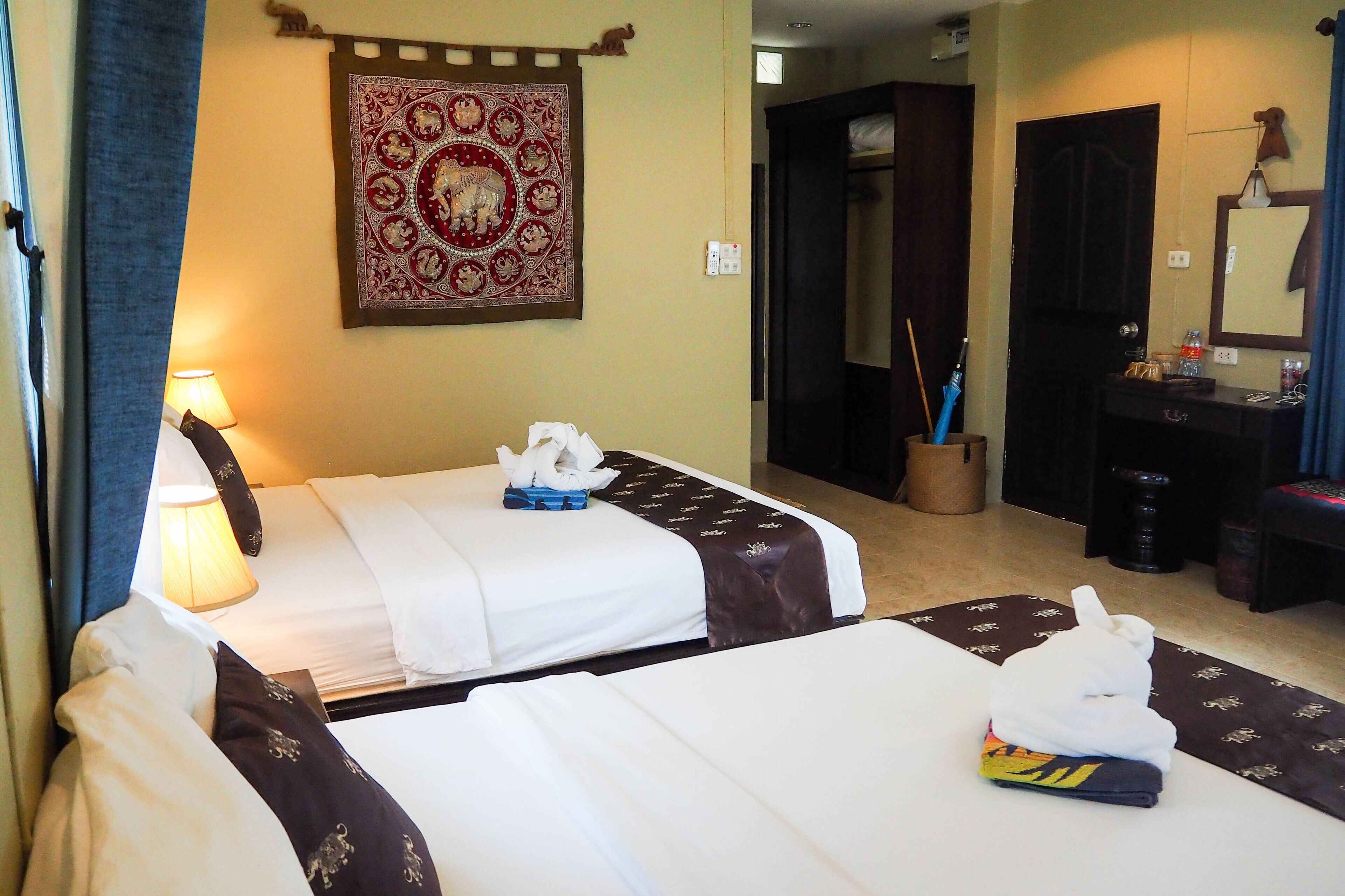 sea breeze bungalow | minibar, in-room safe, desk, soundproofing