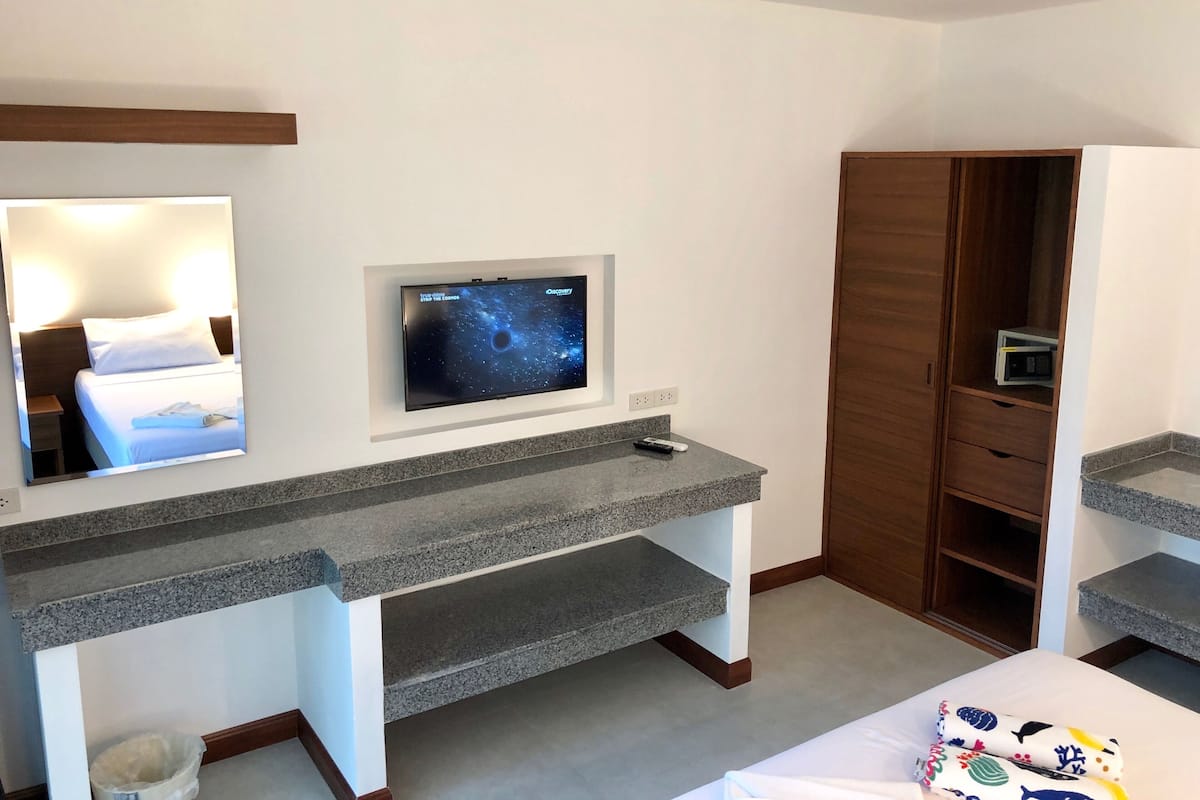 Hotel Room | Safe på rommet, skrivebord og barnesenger (inkludert)