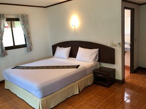 AC Premiere | Tallelokero huoneessa, työpöytä, ilmaiset vauvansängyt, lisävuoteet