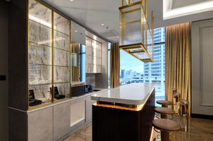 Presidential Suite | Bar mini