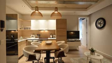 Two Bedroom Standard Matrix | Private kitchen | Full-size fridge, microwave, oven, stovetop