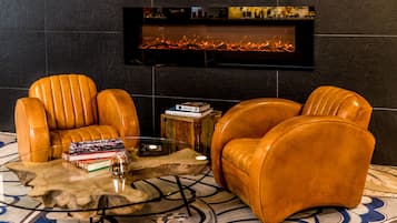 Bar-salon dans le hall