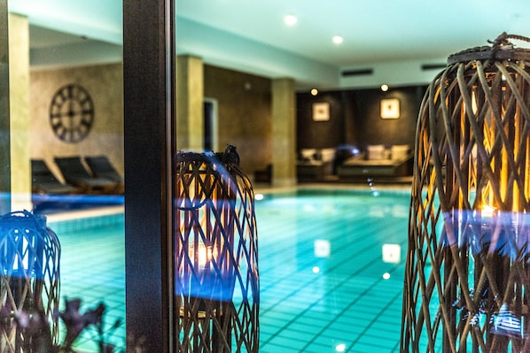 Indoor pool, outdoor pool