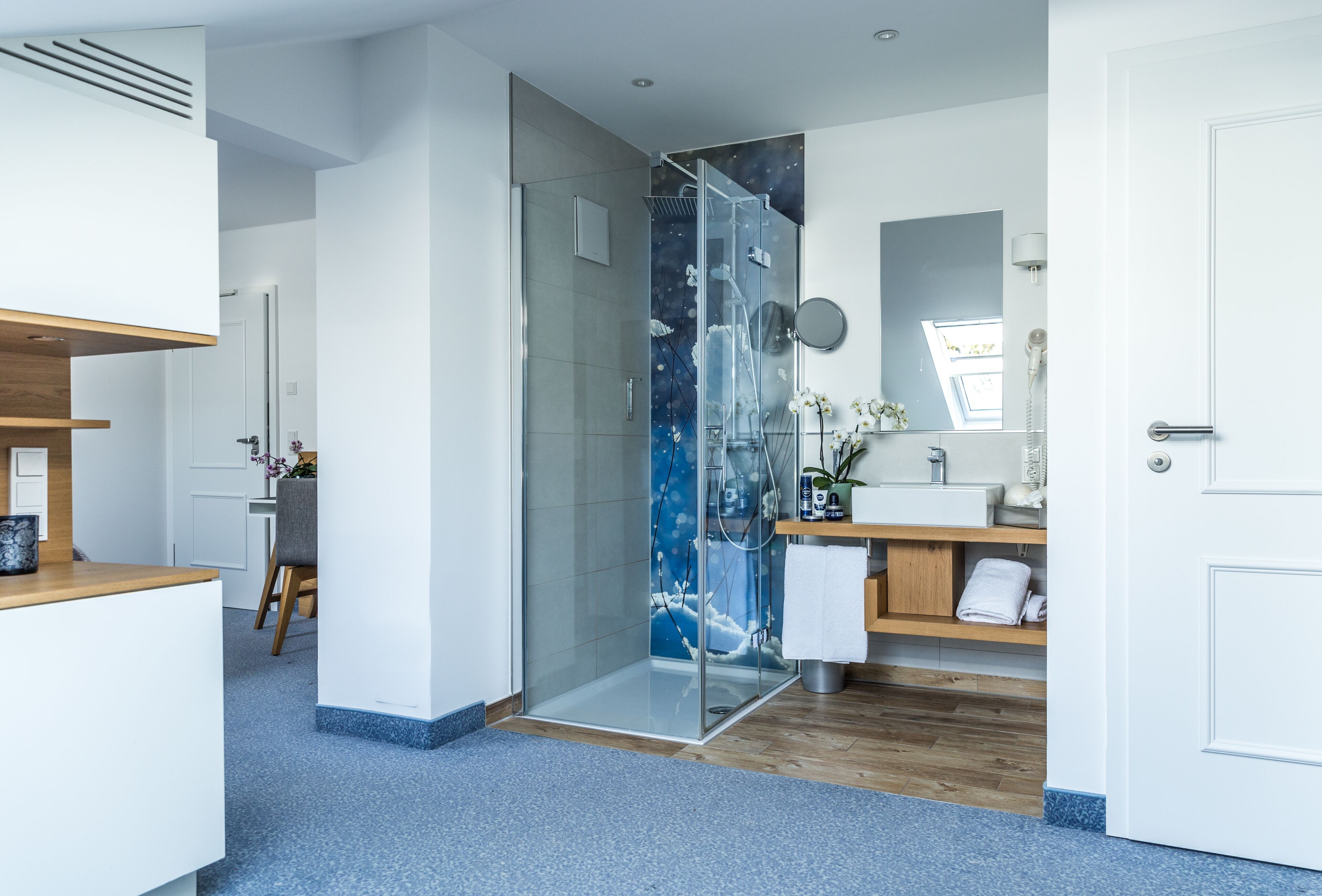 Shower, free toiletries, hair dryer, bathrobes