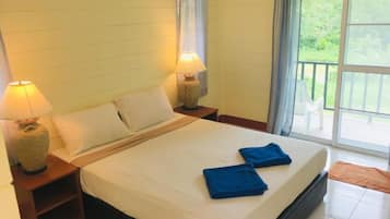 In-room safe, bed sheets