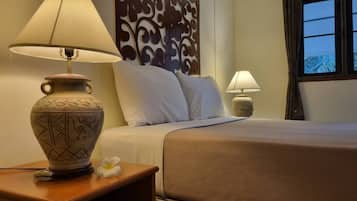 Queen Air Conditioning Room with Garden View | Coffres-forts dans les chambres, lits pliants/supplémentaires