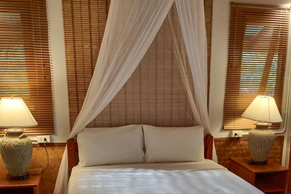 Bamboo Fan Room with Garden View | Caja de seguridad en la habitación, camas extra y ropa de cama