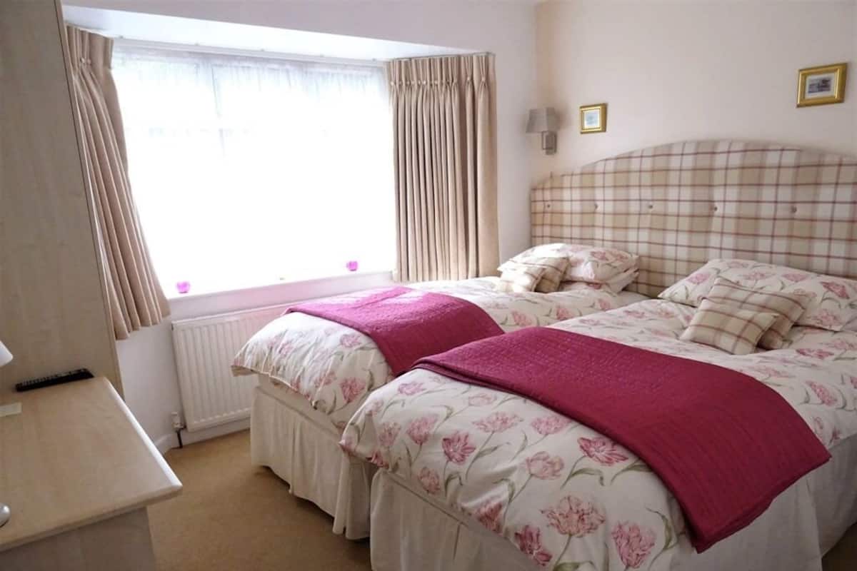 Twin Room, Ensuite (Available as Super King)