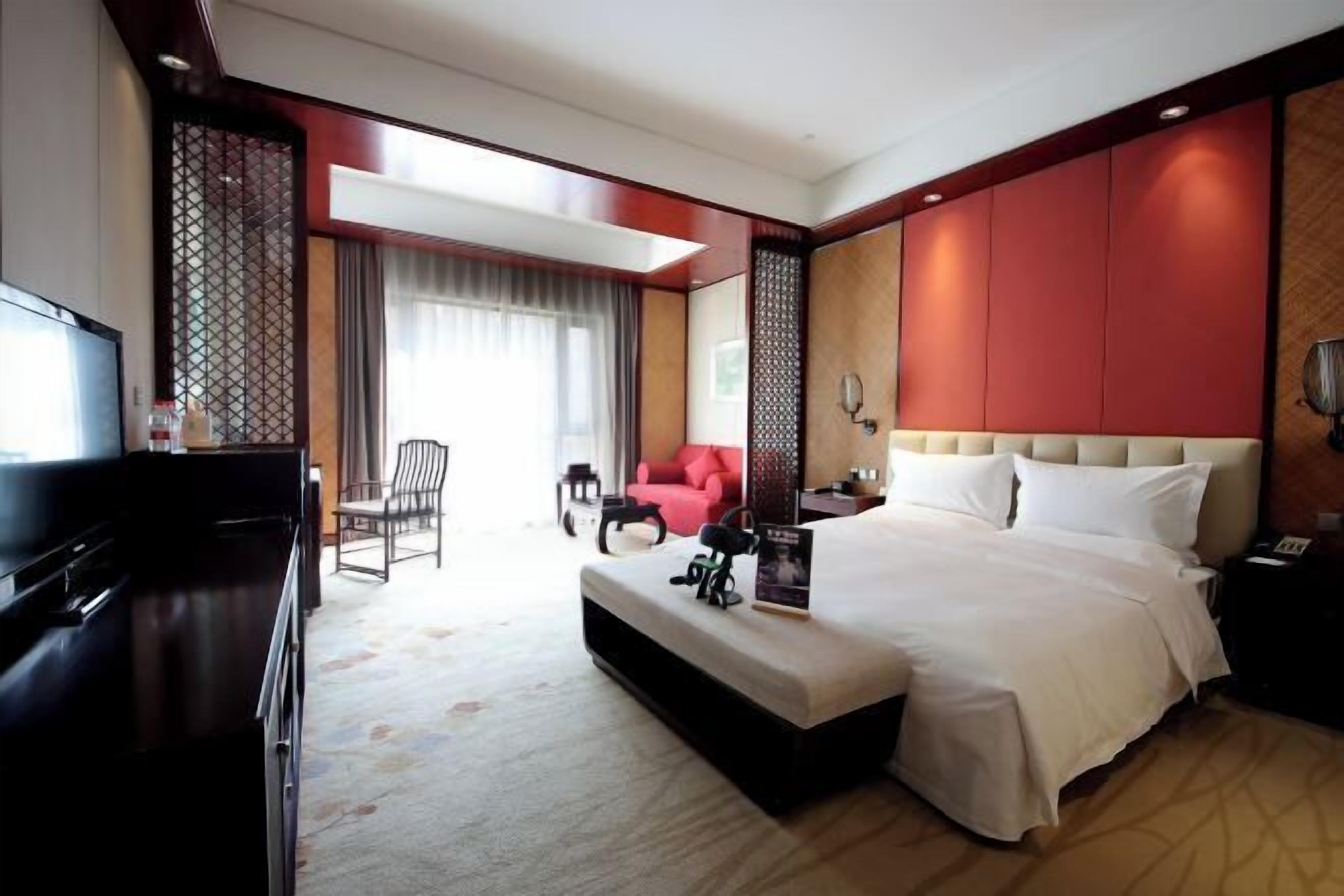 Minibar, in-room safe, desk, blackout curtains