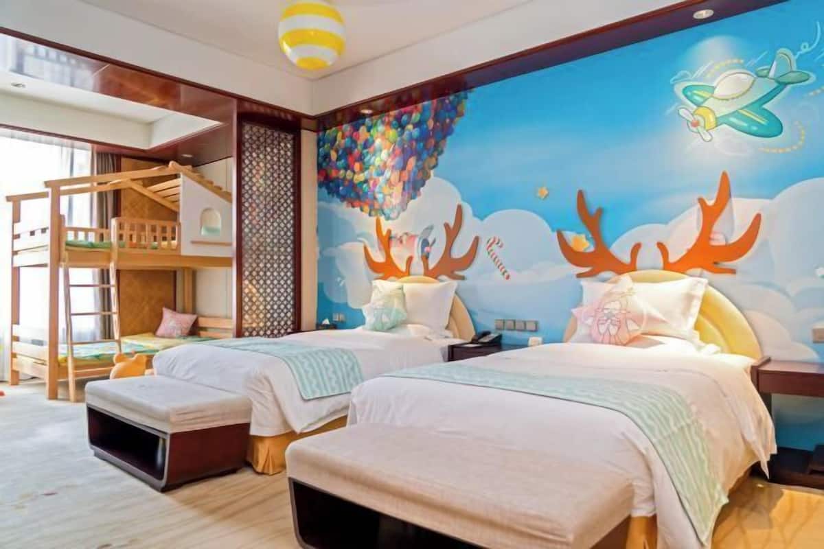 Minibar, in-room safe, desk, blackout drapes