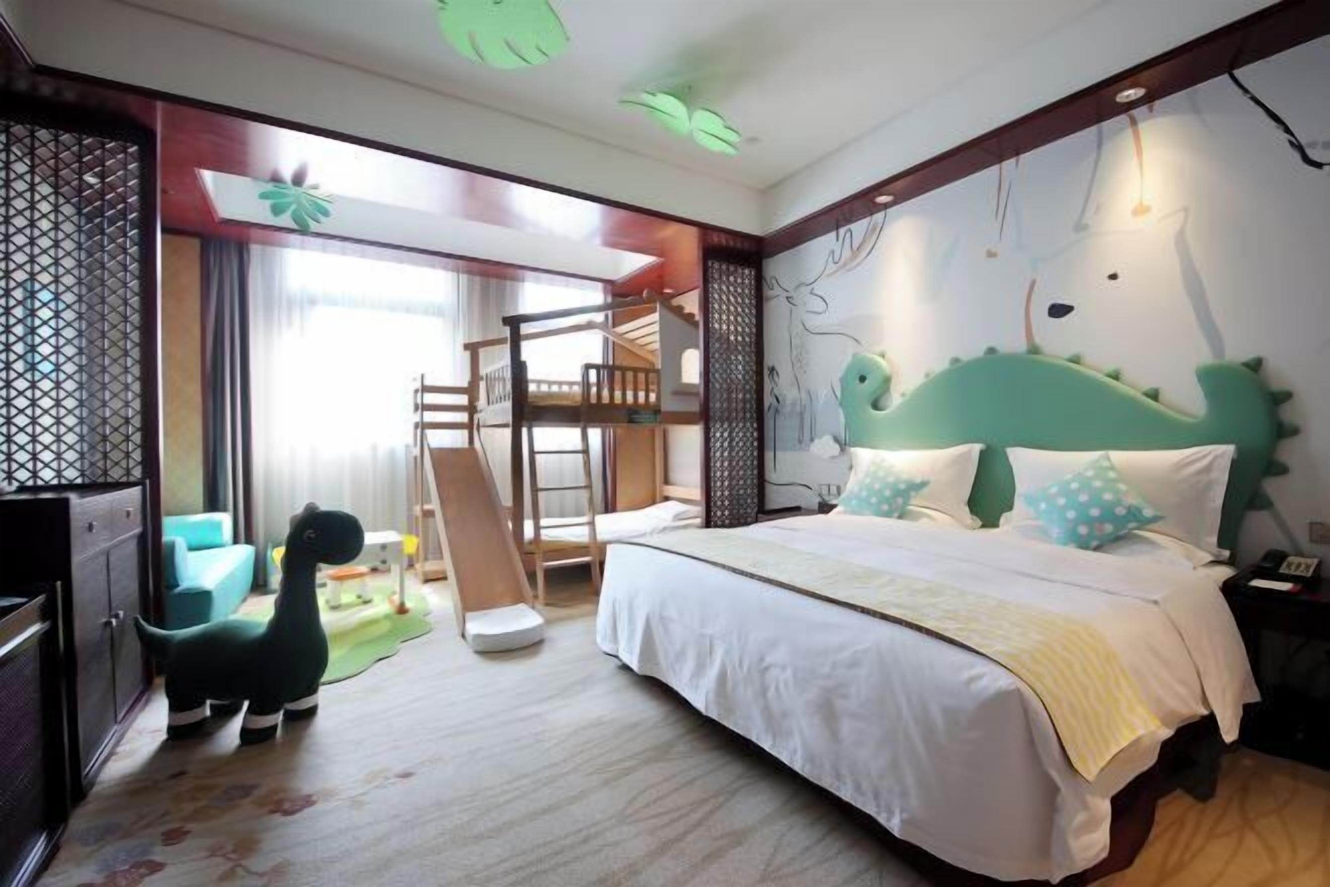 Minibar, in-room safe, desk, blackout curtains