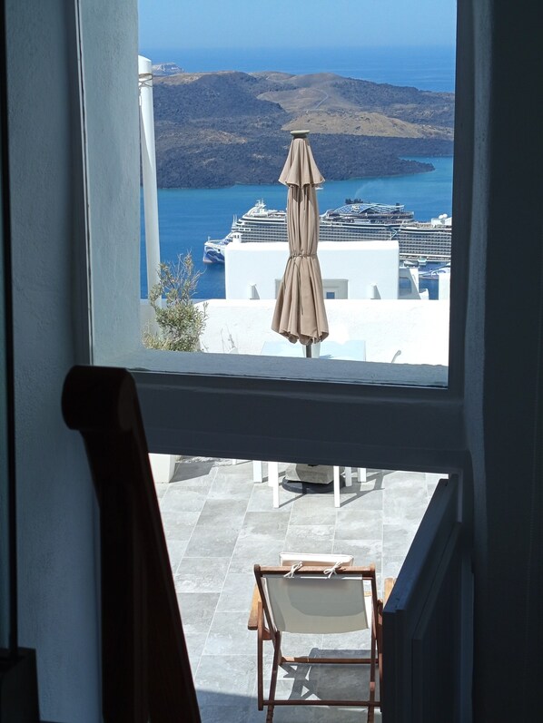 2 habitaciones, caja de seguridad en la habitación y escritorio