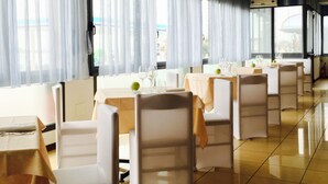 Couples dining