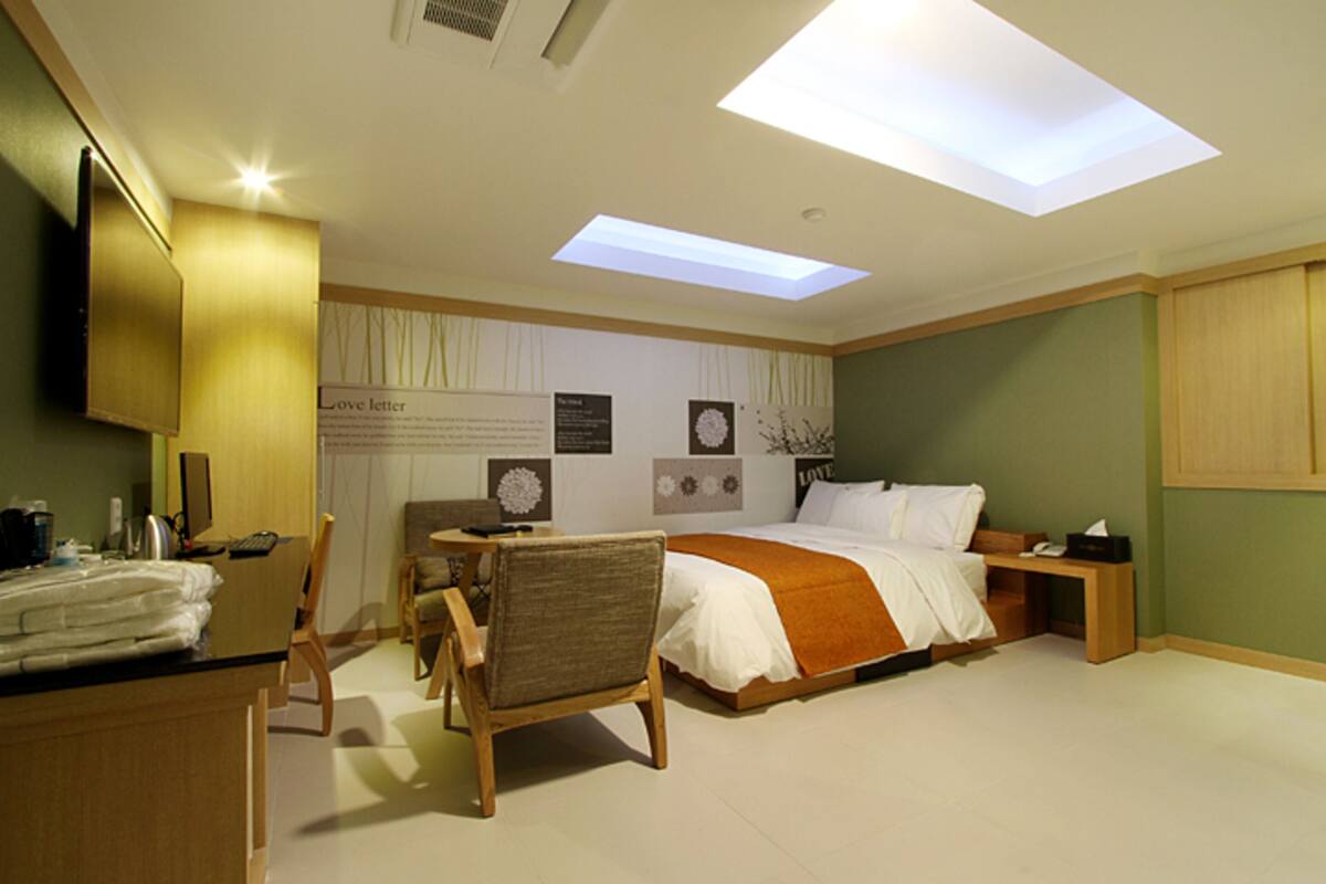 Deluxe Double Room | Desk, WiFi (free)