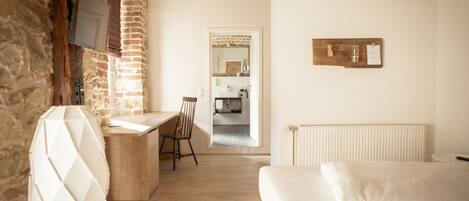 Literie de qualité supérieure, coffres-forts dans les chambres, bureau