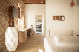 Comfort Double Room, 1 Bedroom | Premium bedding, in-room safe, desk, laptop workspace