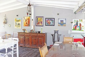 Free daily buffet breakfast  - Arsipel Hotel (Bozcaada)
