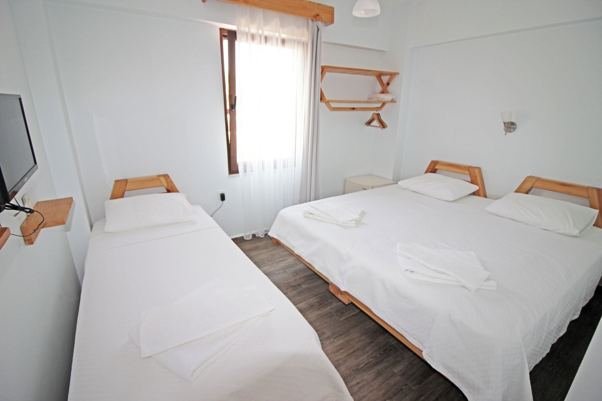standard triple room | minibar, free wifi, bed sheets