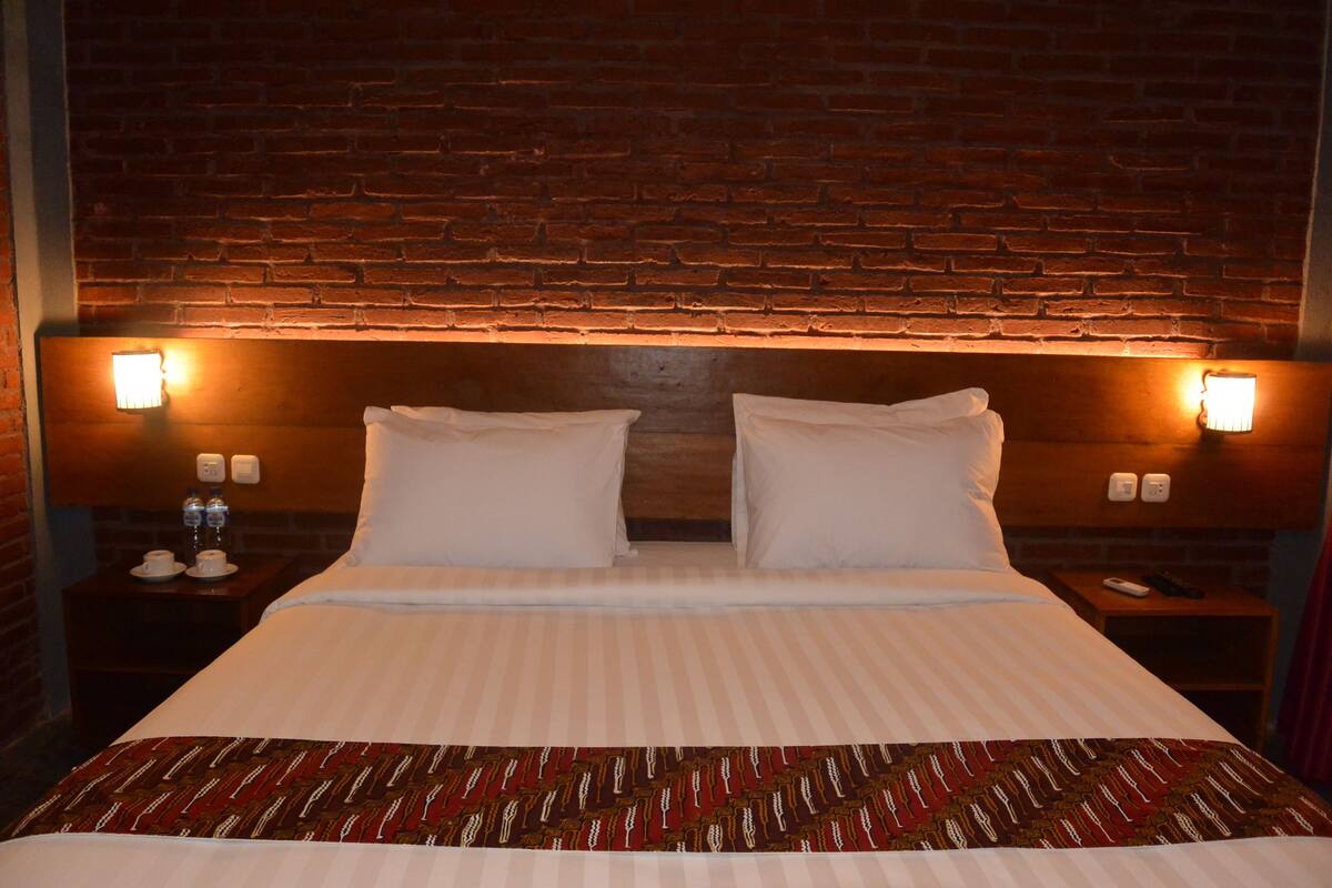 superior double room | in-room safe, desk, soundproofing, rollaway beds