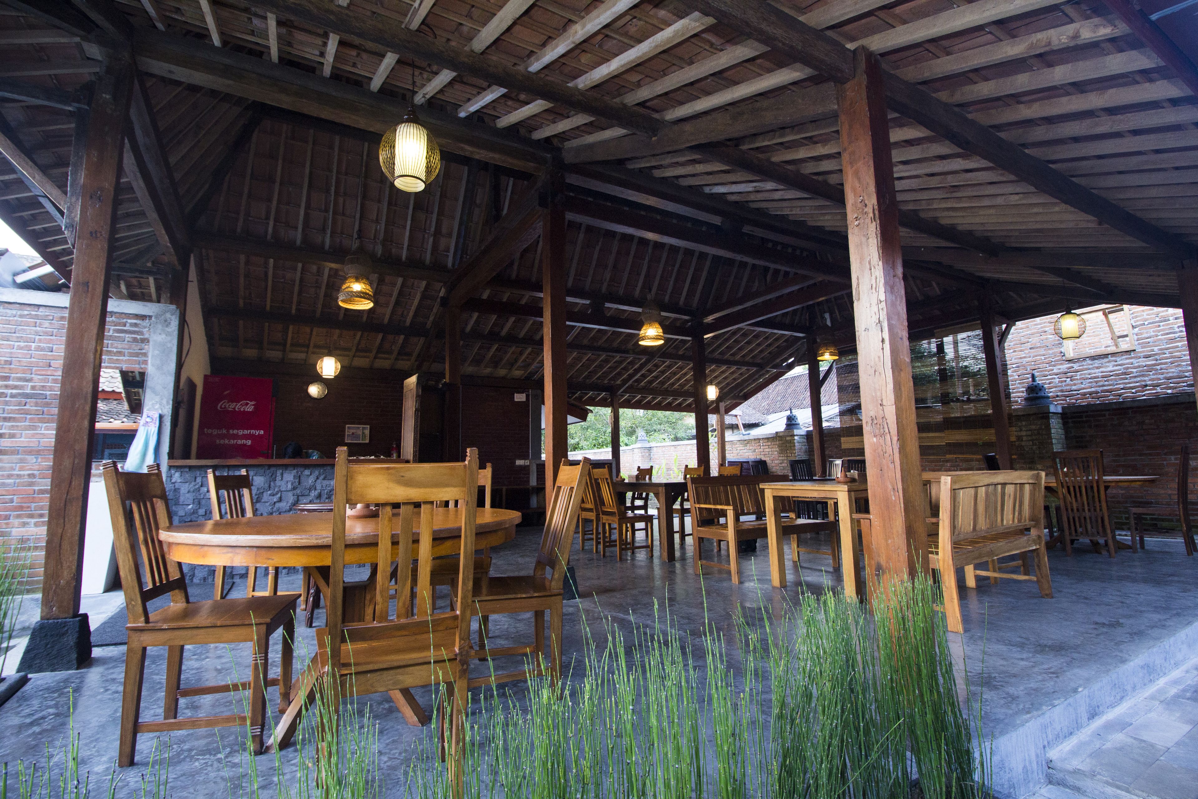 breakfast, lunch, dinner served; indonesian cuisine