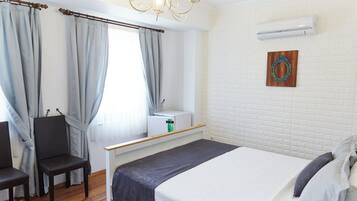 Minibar, in-room safe, free WiFi, bed sheets