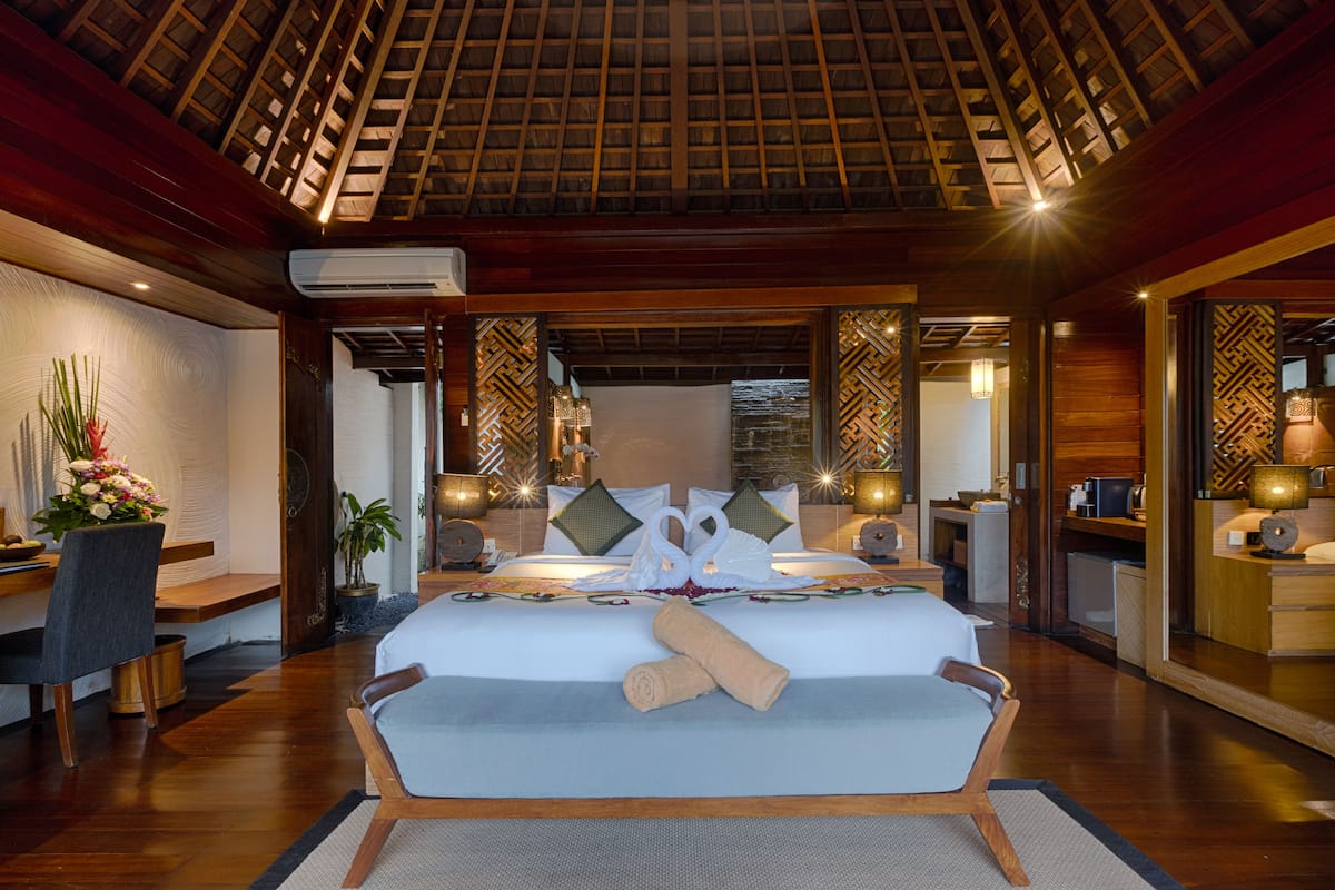 deluxe villa, private pool, river view | premium bedding, minibar, in-room safe, desk