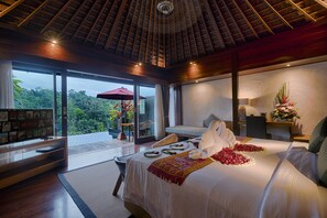 Villa Deluxe, piscine privée, vue sur le fleuve | Literie de qualité, minibar, coffre-fort, bureau