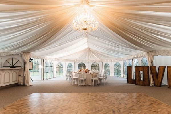 Innenbereich für Hochzeiten